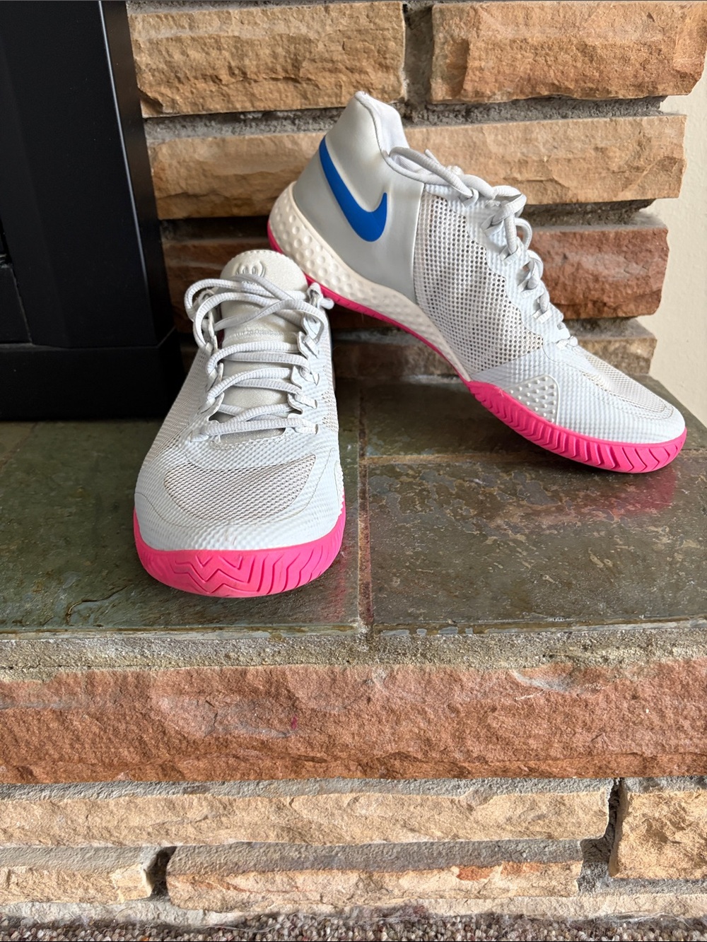 Nike Women’s White Athletic Trainers with Blue Swoosh and Pink Outsole